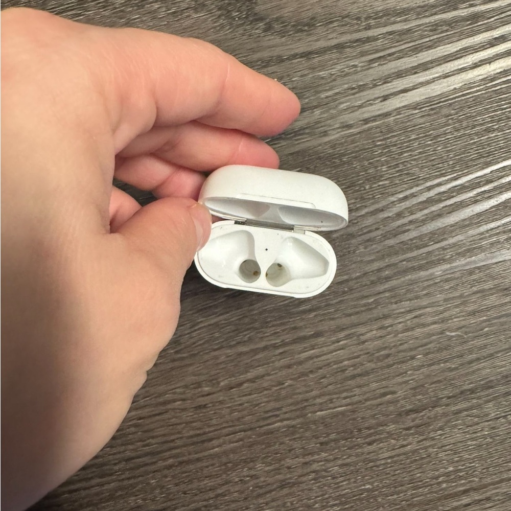 Apple AirPods 2nd Generation Original Replacement Charging Case A1602 Charger